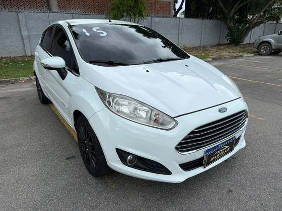 FORD FIESTA 1.6 TITANIUM HATCH 16V FLEX 4P POWERSHIFT